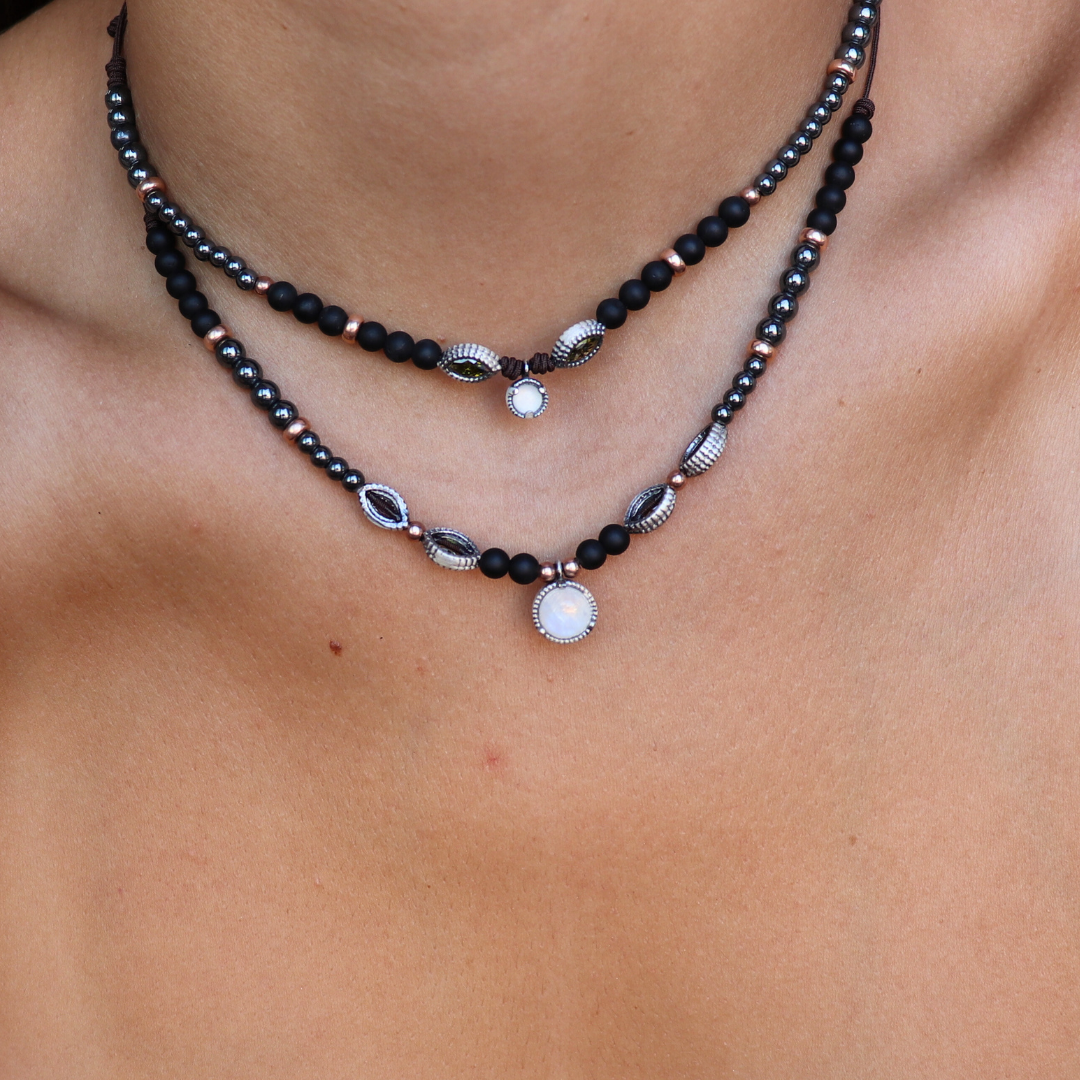 C931 COLGANTE MACRAMÉ PLATA, PIEDRA LUNA, CIRCO, HEMATITES, OBSIDIANAS