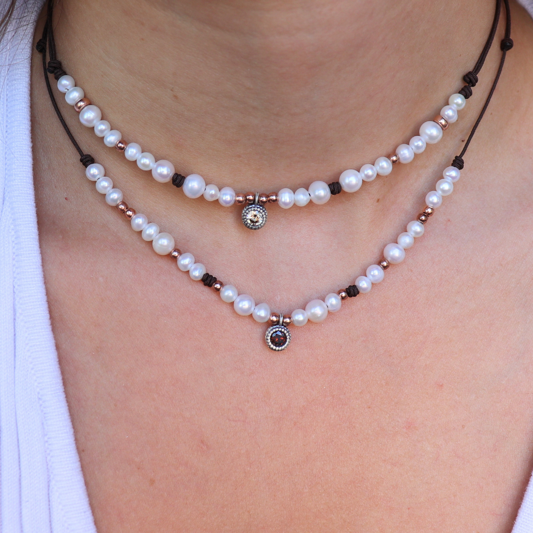 C914 COLGANTE MACRAMÉ DE PLATA, PERLAS, CIRCONITA CAVA