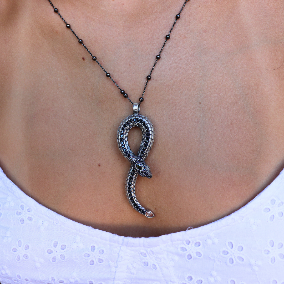 SR-24 COLGANTE PLATA SERPIENTE GRANDE, ESPINELAS