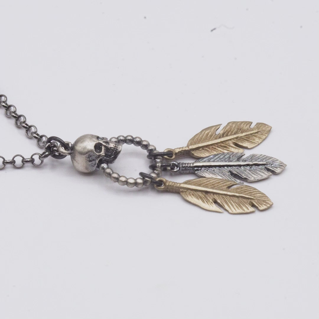 Colgante Plata Calavera Plumas