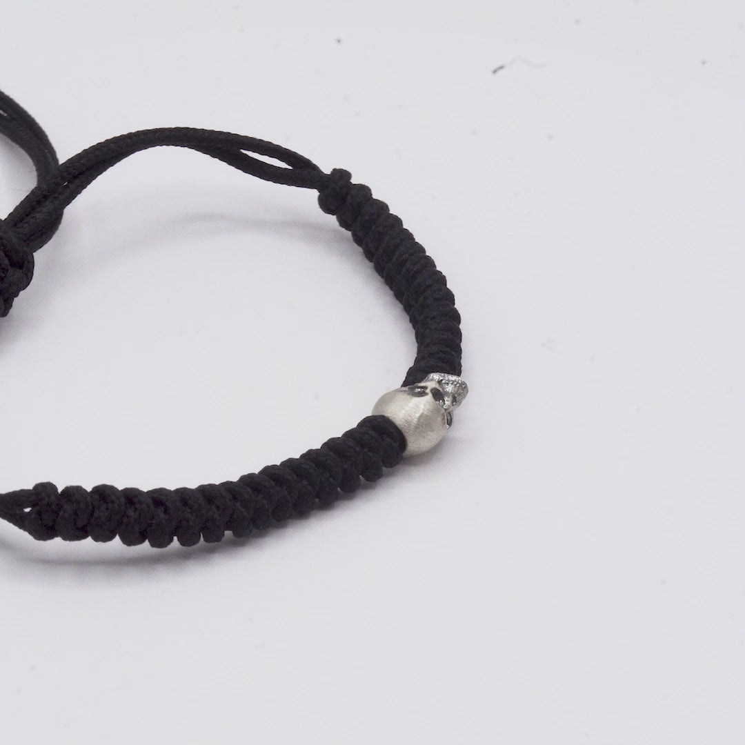 Pulsera Plata Macramé Calavera