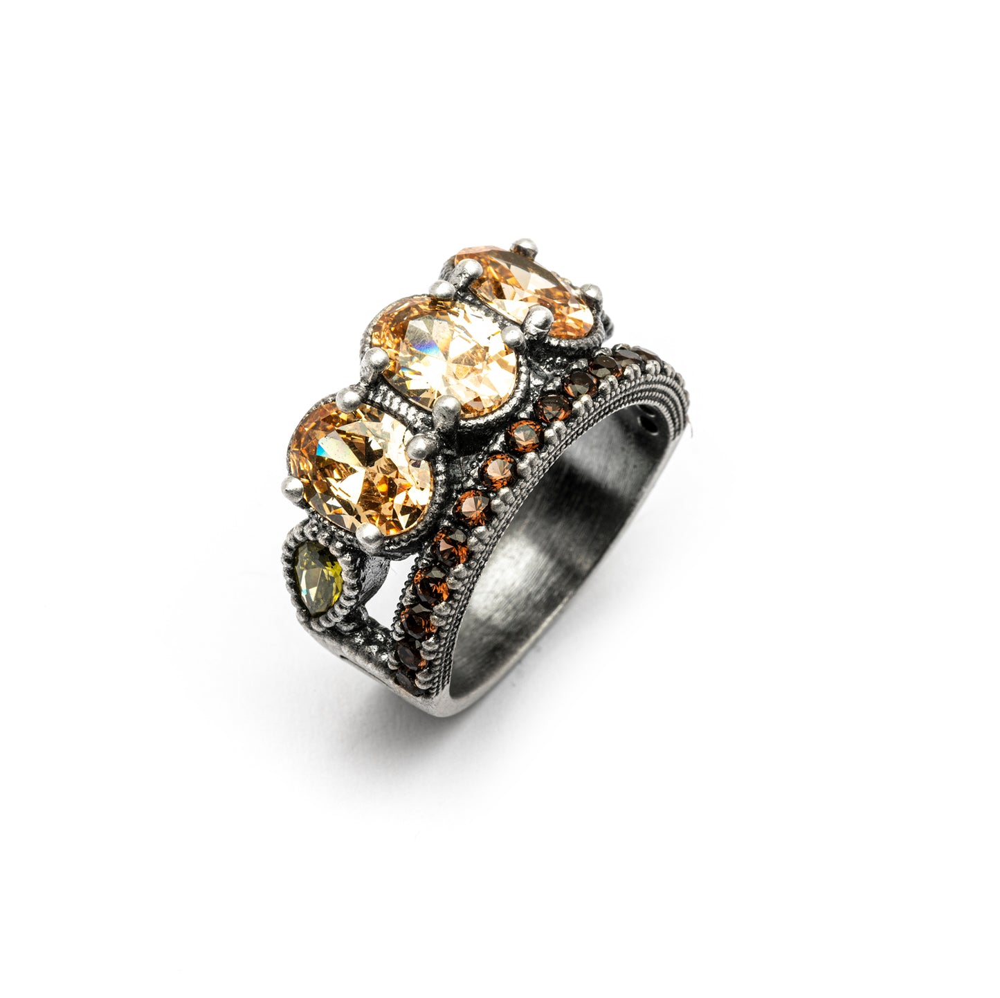 15520 ANILLO PLATA TRES CIRCONITAS CAVA Y CIRCONITAS BROWN, GOTAS VERDE