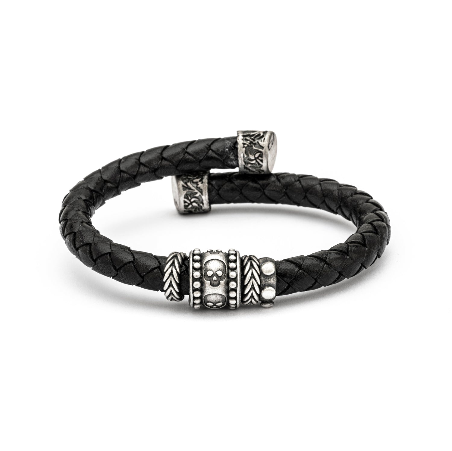 Pulsera cuero negro plata entrepieza calavera
