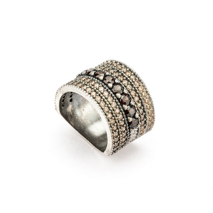 15605 ANILLO ANCHO PLATA, CIRCONITAS BROWN Y CAVA