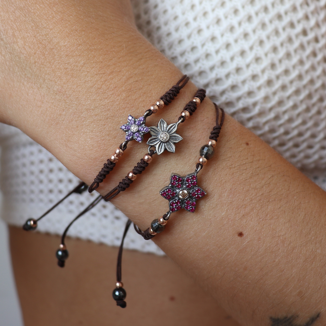 Pulsera Flor Mini Circonitas Frida Plata Macramé