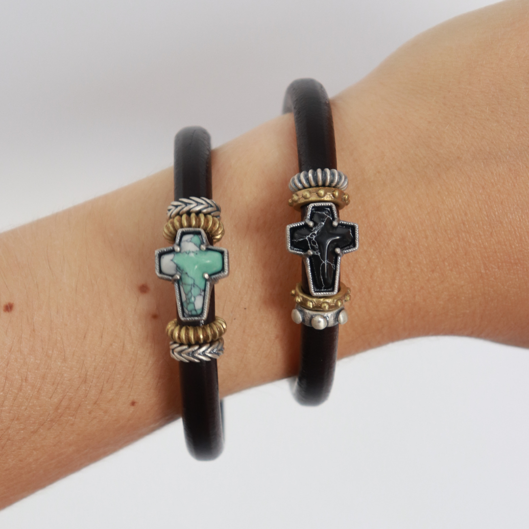 Pulsera Cruz Cuero Plata y Bronce