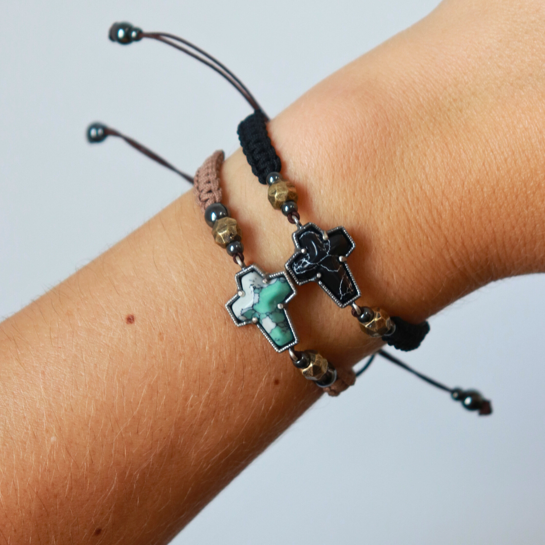 Pulsera Cruz Plata Macramé