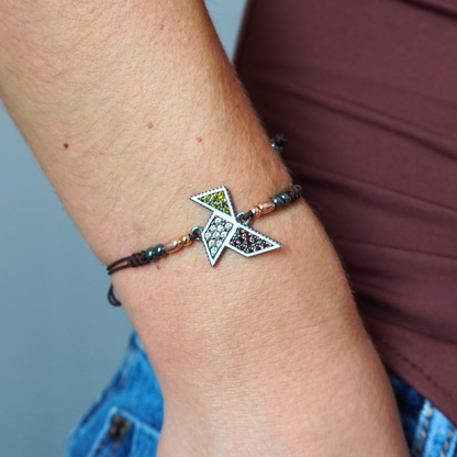 Pulsera Macramé Pajarita Plata Tricolor