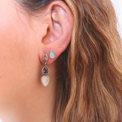 P1125 PENDIENTES BOTÓN PLATA, OJO DE GATO BLANCO