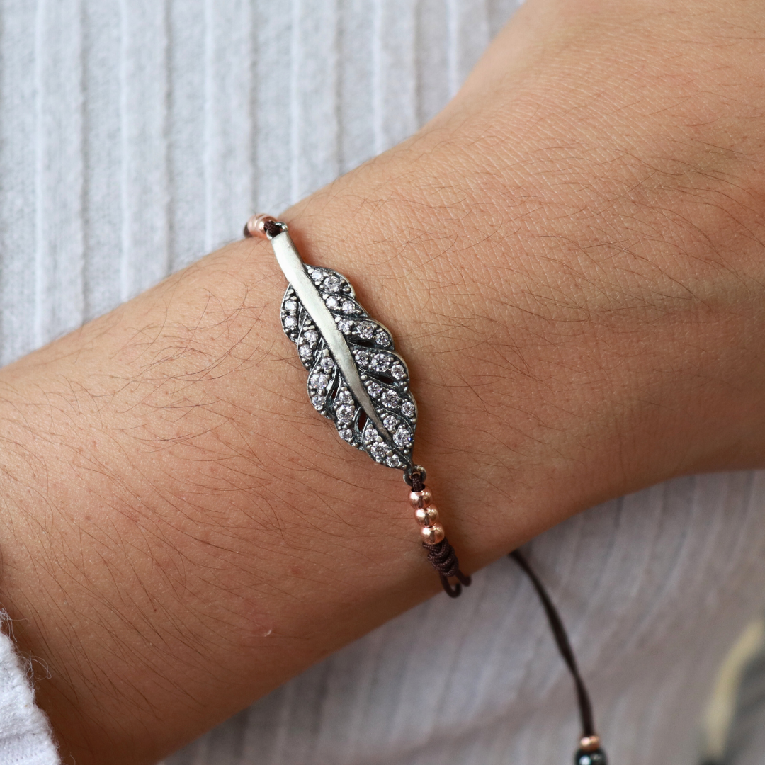 Pulsera Plata Macramé Pluma Circonitas Blancas