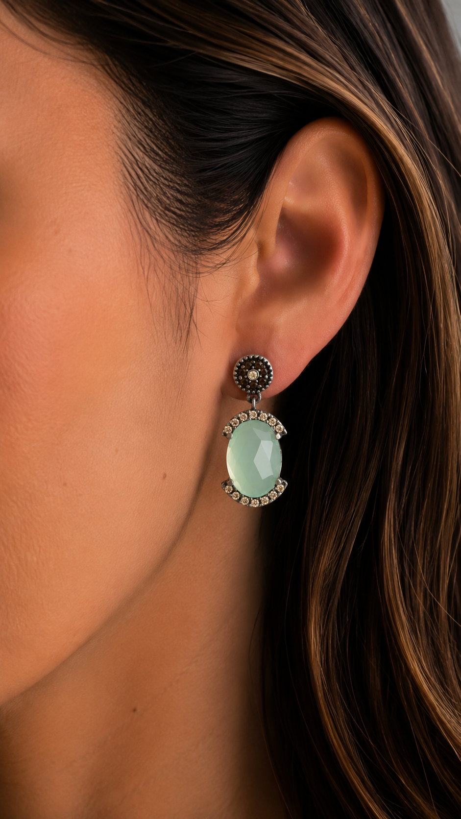 Silver chalcedony earrings with a circus border and champagne-colored details