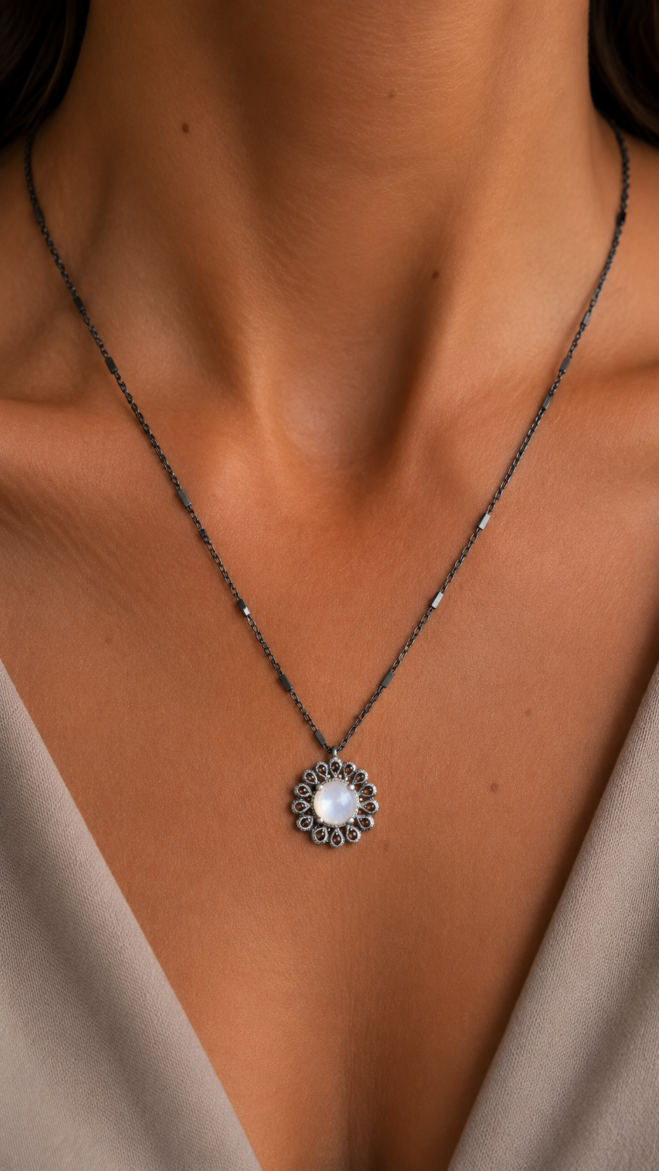 Silver pendant flower moonstone, brown drops