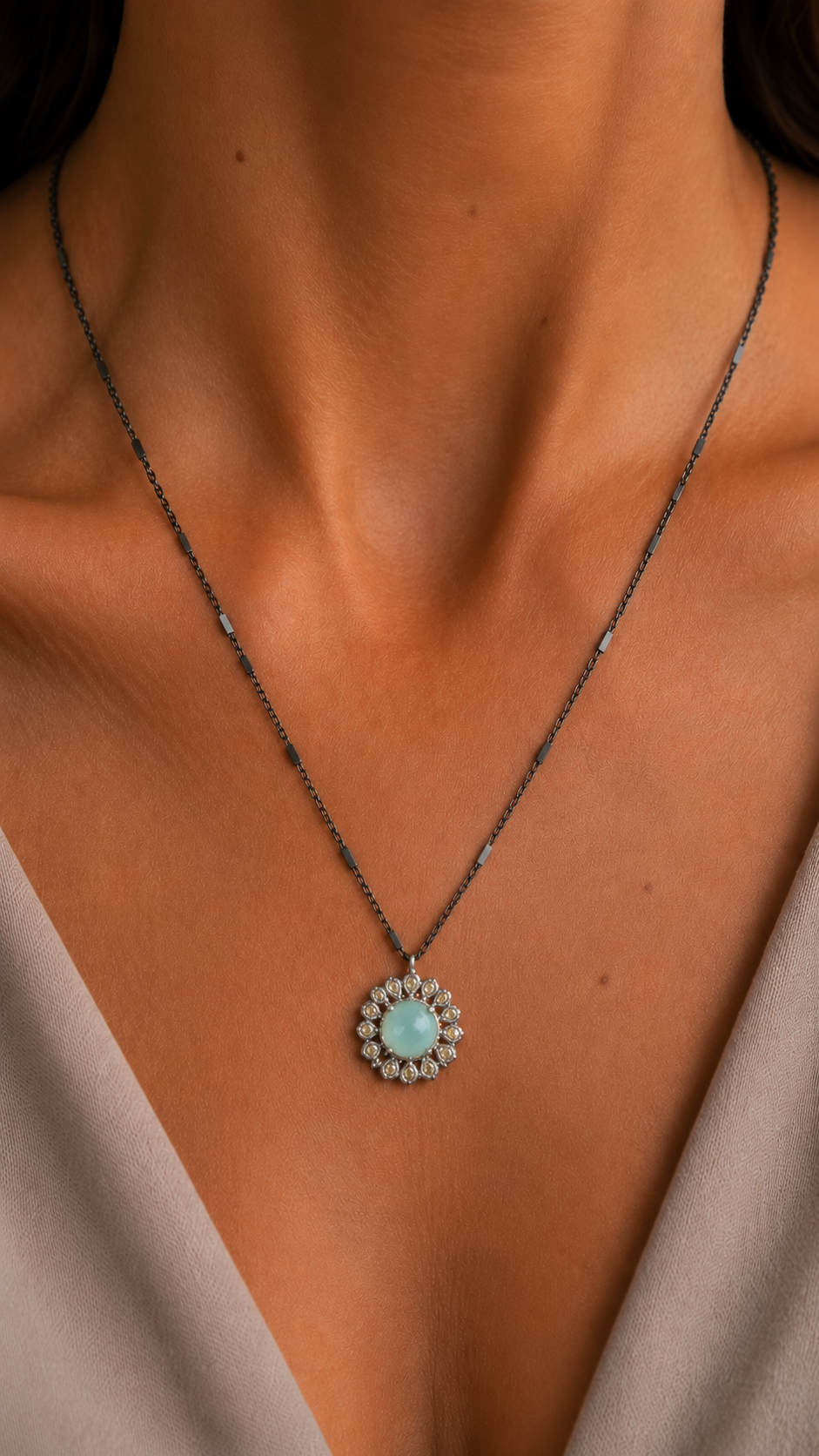 Silver chalcedony flower pendant, champagne drops
